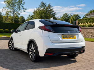 2015 Honda Civic 1.8 I-Vtec Sr Auto Euro 6 5dr in White — image 4
