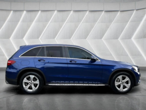 2017 Mercedes-Benz Glc 2.1 Glc220d Sport G-Tronic 4matic Euro 6 (s/s) 5dr in Blue — image 5