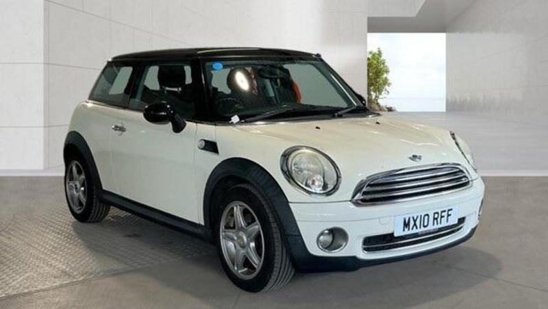2010 MINI Hatch 1.6 Cooper Euro 5 3dr in White — image 1