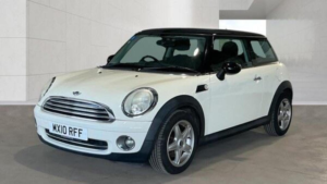 2010 MINI Hatch 1.6 Cooper Euro 5 3dr in White — image 3