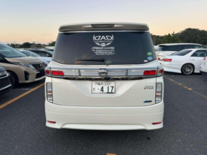 2012 Nissan Elgrand 3.5 V6 Highway Star Premium 4WD 5dr 7 Seats in White — image 4