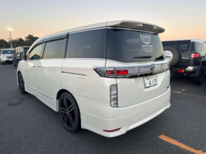 2012 Nissan Elgrand 3.5 V6 Highway Star Premium 4WD 5dr 7 Seats in White — image 5