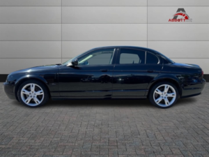 2005 Jaguar S-Type 4.2 V8 R in Black — image 2