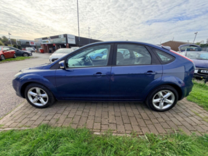 2008 Ford Focus 1.6 Zetec 5dr in Blue — image 5