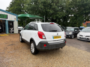 2013 Vauxhall Antara 2.2 Cdti Exclusiv SUV 5dr Diesel Auto 4WD Euro 5 (163 Ps) in White — image 6