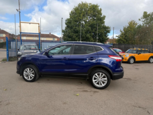 2016 Nissan Qashqai 1.5 Dci Tekna 2WD Euro 6 (s/s) 5dr in Blue — image 4