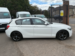 2013 BMW 1 Series 1.6 114i Sport Hatchback 5dr Petrol Manual Euro 6 (s/s) (102 Ps) in White — image 4