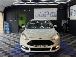 2015 Ford Focus 2.0 Tdci St-2 in White — image 2