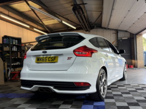 2015 Ford Focus 2.0 Tdci St-2 in White — image 4