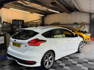 2015 Ford Focus 2.0 Tdci St-2 in White — image 5