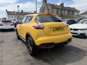 2018 Nissan Juke 1.2 Dig-T Tekna in Yellow — image 4
