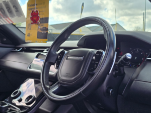 2019 Land Rover Range Rover Velar 3.0 D300 R-Dynamic Hse SUV 5dr Diesel Auto 4WD Euro 6 (s/s) (300 Ps) in Red — image 3