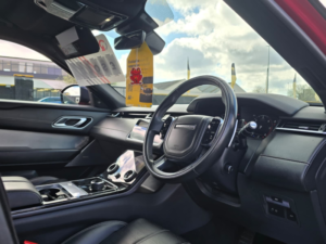 2019 Land Rover Range Rover Velar 3.0 D300 R-Dynamic Hse SUV 5dr Diesel Auto 4WD Euro 6 (s/s) (300 Ps) in Red — image 5