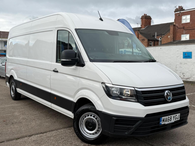 2018 Volkswagen Crafter 2.0 Tdi Cr35 Bluemotion Tech Trendline Fwd Lwb High Roof Euro 6 (s/s) 5dr in White — image 1