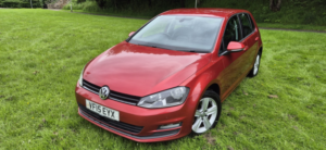2015 Volkswagen Golf 1.6 Tdi Bluemotion Tech Match in Red — image 4