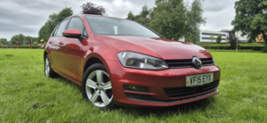 2015 Volkswagen Golf 1.6 Tdi Bluemotion Tech Match in Red — image 5