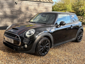 2018 MINI Hatch 2.0 Cooper S Steptronic Euro 6 (s/s) 3dr in Black — image 4