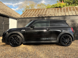 2018 MINI Hatch 2.0 Cooper S Steptronic Euro 6 (s/s) 3dr in Black — image 6