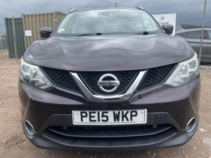 2015 Nissan Qashqai 1.2 Dig-T N-Tec+ 2WD Euro 5 (s/s) 5dr in Black — image 2