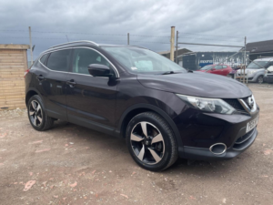 2015 Nissan Qashqai 1.2 Dig-T N-Tec+ 2WD Euro 5 (s/s) 5dr in Black — image 5