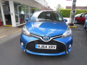 2014 Toyota Yaris 1.5 Vvt-H Excel E-CVT Euro 6 5dr (15in Alloy) in Blue — image 2