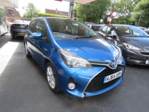 2014 Toyota Yaris 1.5 Vvt-H Excel E-CVT Euro 6 5dr (15in Alloy) in Blue — image 3