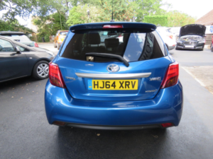 2014 Toyota Yaris 1.5 Vvt-H Excel E-CVT Euro 6 5dr (15in Alloy) in Blue — image 6