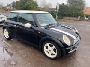 2004 MINI Hatch Cooper 1.6 * Service History * Lots Of Fitted Extras * in Black — image 2