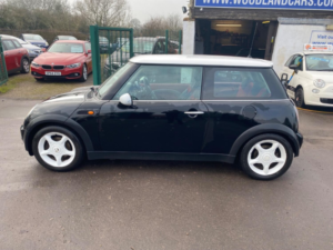 2004 MINI Hatch Cooper 1.6 * Service History * Lots Of Fitted Extras * in Black — image 5