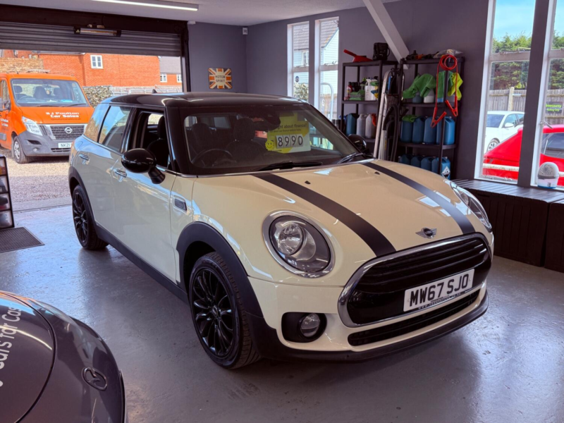 2017 MINI Clubman 1.5 Cooper Black Clubman in White — image 1