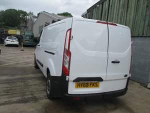 2018 Ford Transit Custom 2.0 300 Ecoblue in White — image 5