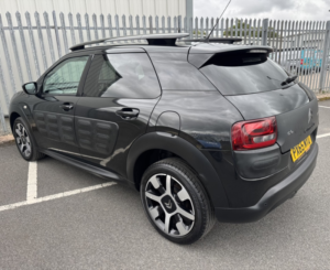 2015 Citroen C4 Cactus 1.6 Hdi Flair in Black — image 4