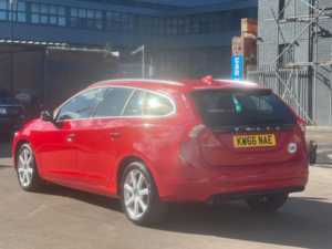 2016 Volvo V60 2.0 D3 Se Lux Nav Euro 6 (s/s) 5dr in Red — image 4