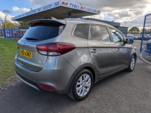 2018 Kia Carens 1.7 Crdi 2 7 Seats in Silver — image 4