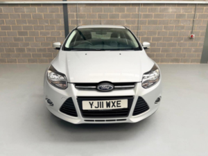 2012 Ford Focus 1.6 Zetec Euro 5 5dr in Silver — image 2