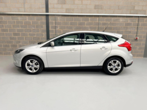 2012 Ford Focus 1.6 Zetec Euro 5 5dr in Silver — image 6