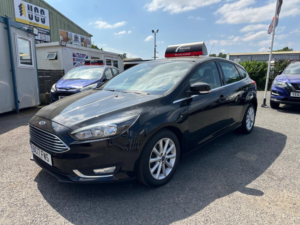 2017 Ford Focus 1.0t Ecoboost Titanium Euro 6 (s/s) 5dr in Black — image 3