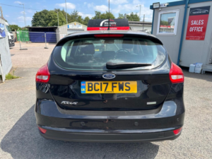 2017 Ford Focus 1.0t Ecoboost Titanium Euro 6 (s/s) 5dr in Black — image 6