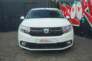 2018 Dacia Sandero 0.9 Tce Laureate Hatchback 5dr Petrol Manual Euro 6 (s/s) (90 Ps) in White — image 5