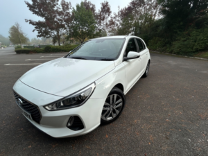 2017 Hyundai I30 1.0 T-Gdi Blue Drive Se Nav Hatchback 5dr Petrol Manual Euro 6 (s/s) (120 Ps) in White — image 4