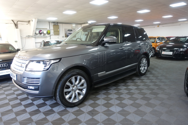 2014 Land Rover Range Rover 4.4 Sd V8 Vogue Se SUV 5dr Diesel Auto 4WD Euro 5 (339 Ps) in Grey — image 1