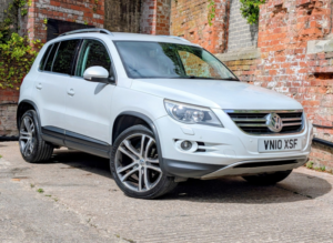 2010 Volkswagen Tiguan 2.0 in White — image 3