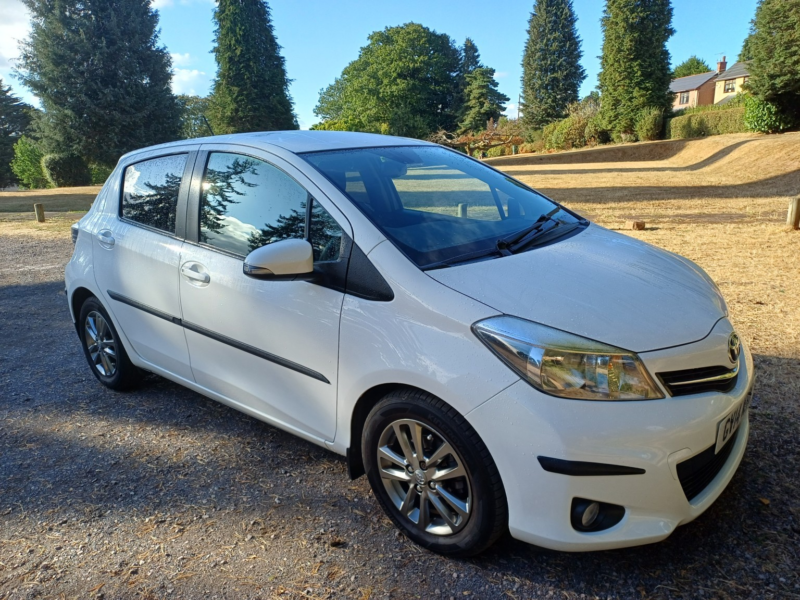 2014 Toyota Yaris 1.4 D-4d Icon Plus in White — image 1