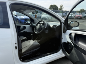 2014 Citroen C1 1.0 I Vt in White — image 6
