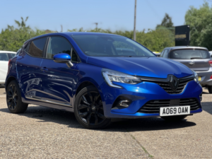 2019 Renault Clio 1.0 Iconic Tce 100 in Blue — image 2