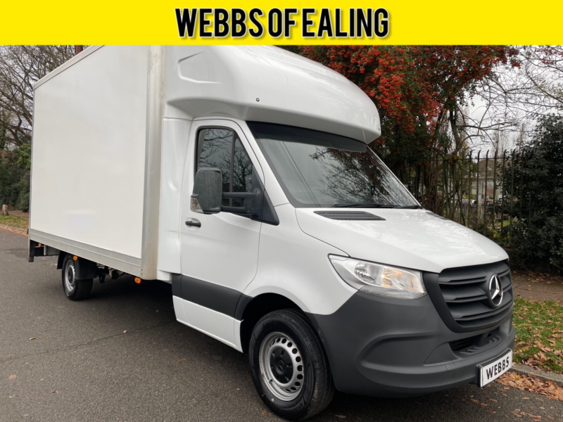 2023 Mercedes-Benz Sprinter 2.0 315 Cdi Progressive Luton in White — image 1