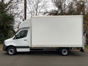 2023 Mercedes-Benz Sprinter 2.0 315 Cdi Progressive Luton in White — image 5