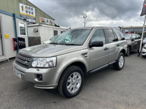 2010 Land Rover Freelander 2 2.2 Td4 Xs Commandshift 4WD Euro 5 5dr in Gold — image 3