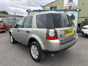 2010 Land Rover Freelander 2 2.2 Td4 Xs Commandshift 4WD Euro 5 5dr in Gold — image 4