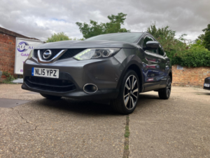 2015 Nissan Qashqai 1.5 Dci Tekna in Grey — image 2